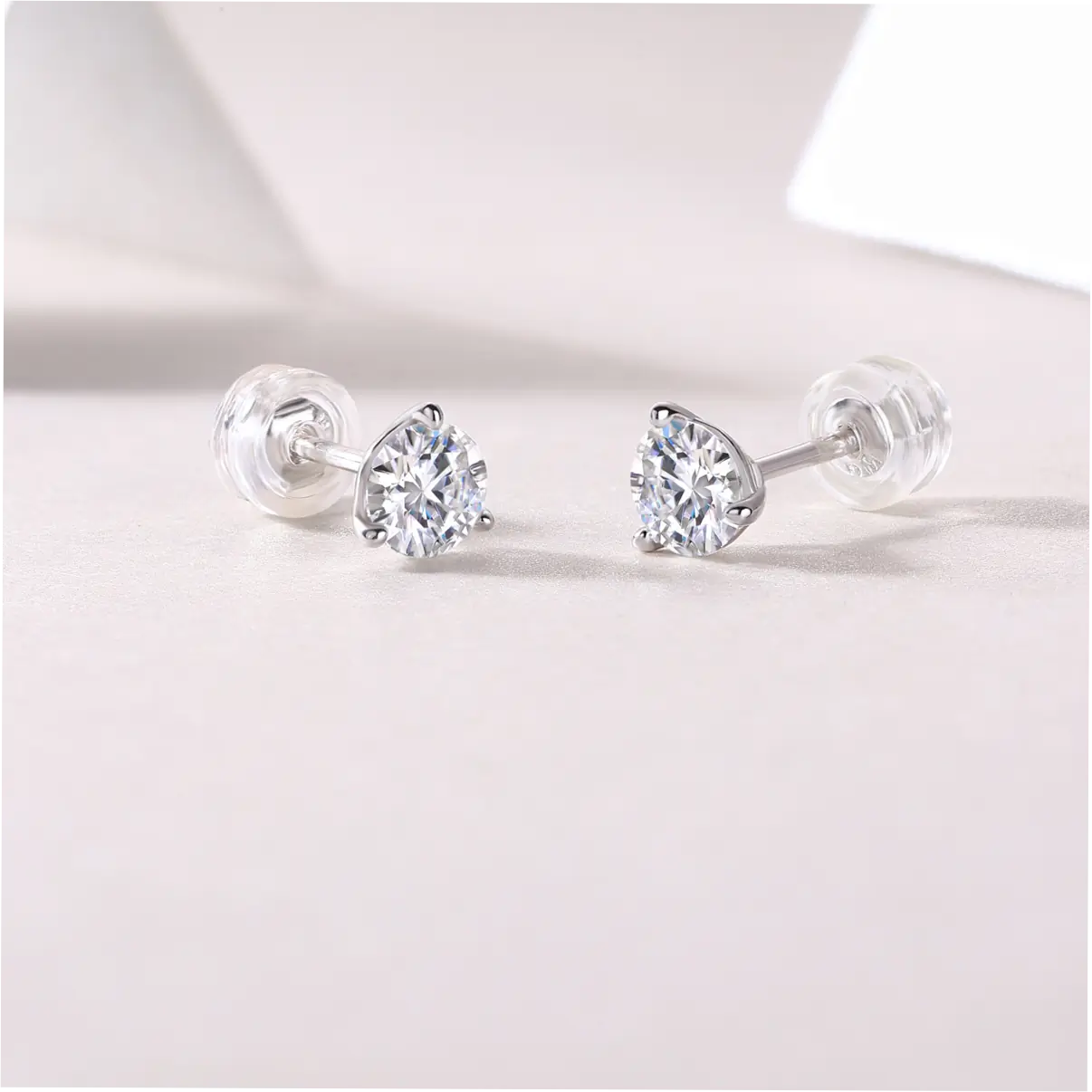 0.5ct Round Moissanite Stud Earrings in 925 Silver